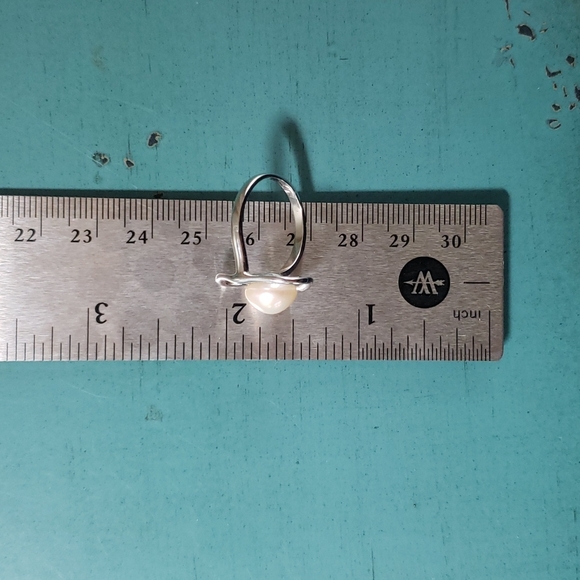 Beautiful Sterling Silver 925 Ring With Large Cream Freshwater pearl, adjustable - Picture 4 of 4